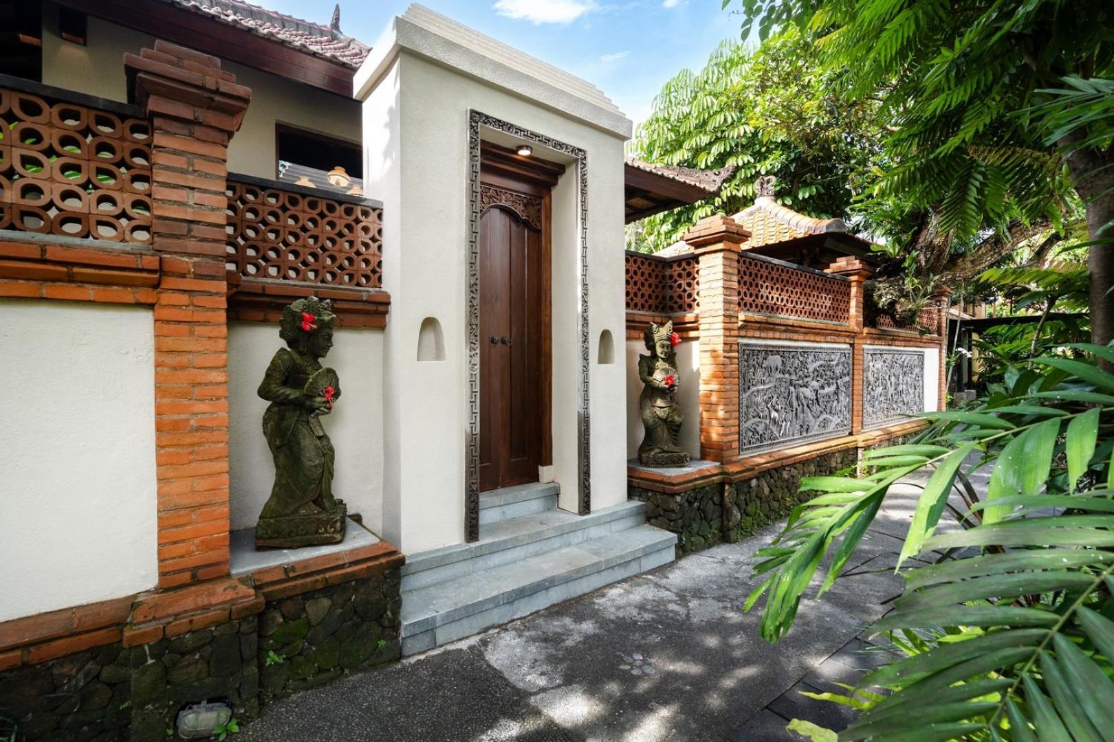 Svarga Bebek Resor 4*